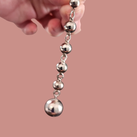 Elegant Silver Beaded Drop Earrings - Picture 4 of 4